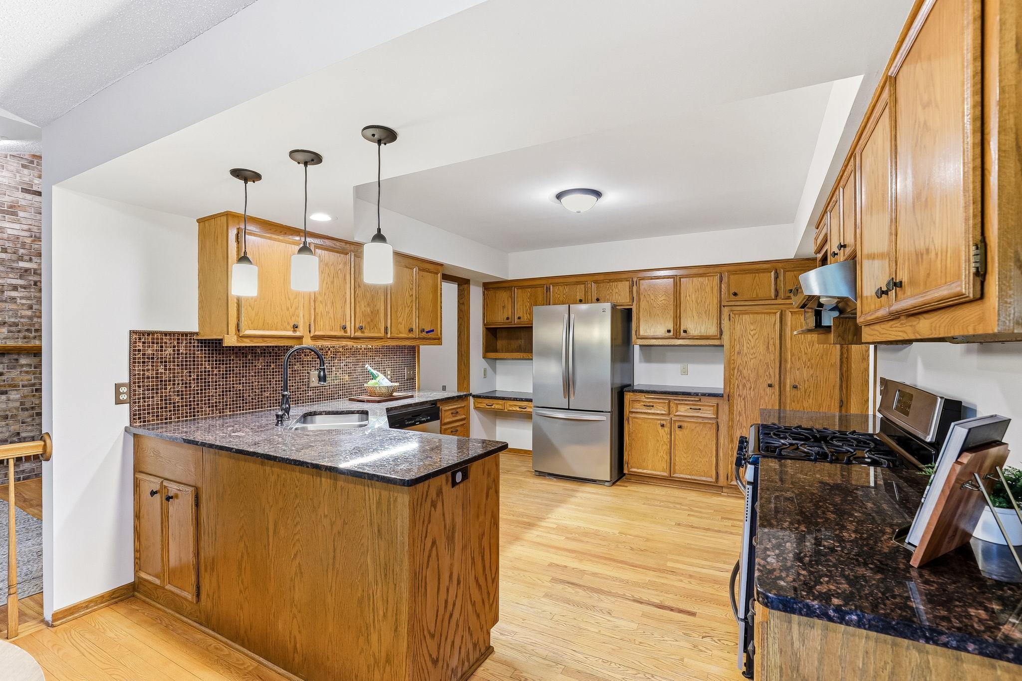 4211 Redding Ridge Drive Minnetonka, MN 55345 - Photo 11 of 46