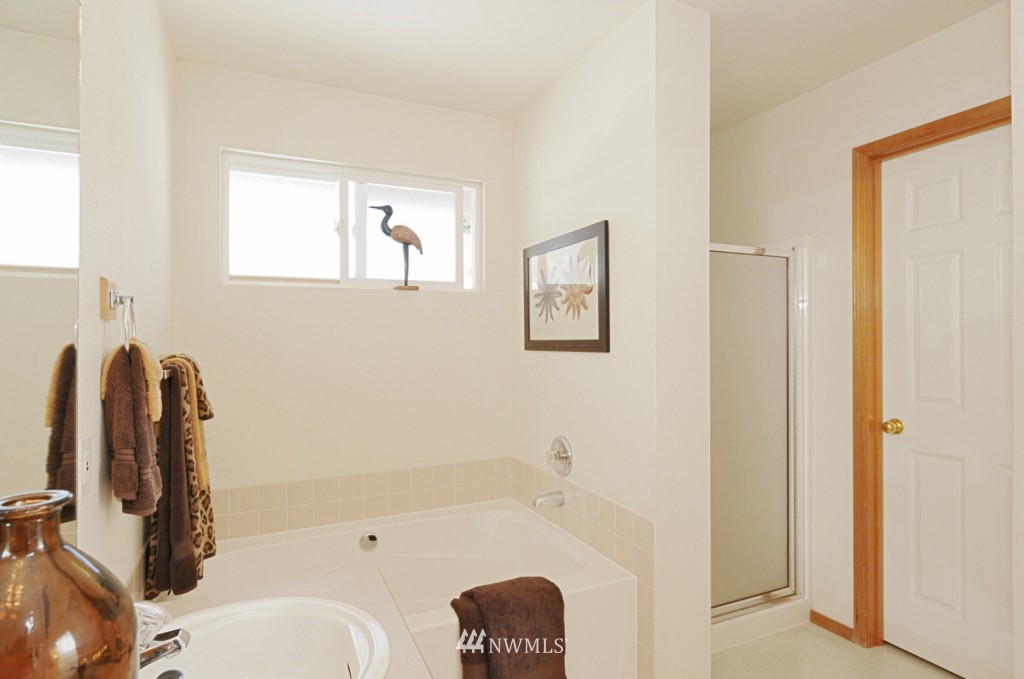 18015 28th Drive Southeast Bothell, WA 98012 - Photo 14 of 19 Gallery Image 14