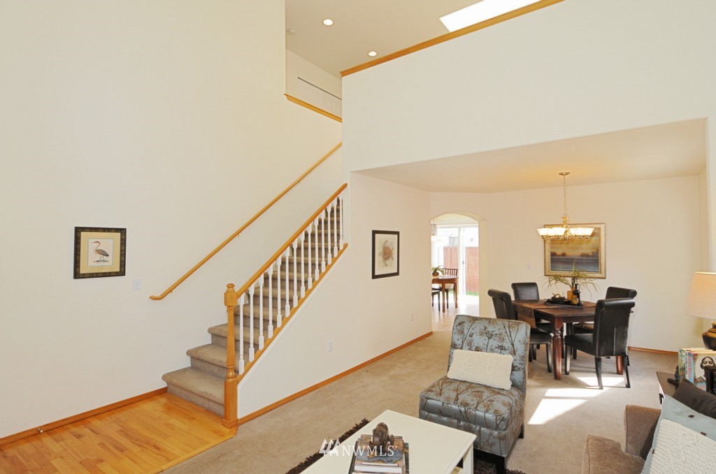 18015 28th Drive Southeast Bothell, WA 98012 - Photo 4 of 19 Gallery Image 4
