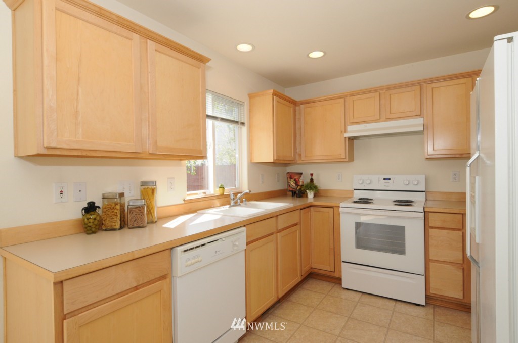 18015 28th Drive Southeast Bothell, WA 98012 - Photo 7 of 19 Gallery Image 7