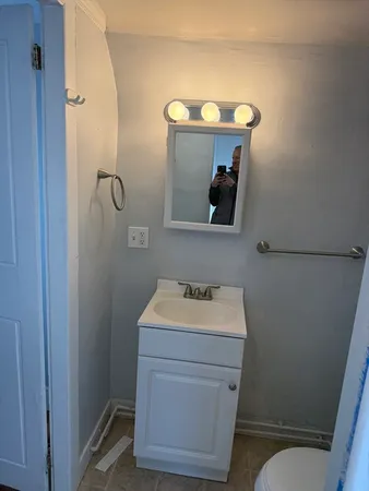 $1,750 | 198 South Main Street, Unit 2W, Acushnet, MA 02743