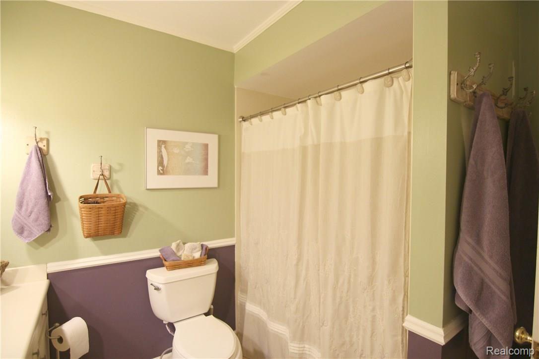 8600 Napier Road Northville, MI 48168 - Photo 22 of 39 Napier Rd Full Bath 2.jpg