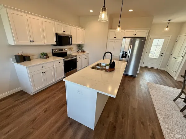 $270,000 | 1610 Theo Drive, Unit 1, Evansville, IN 47711