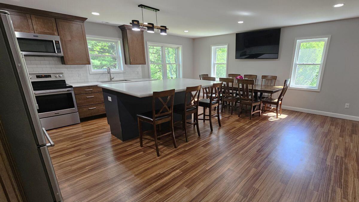 W5090 Navan Road Watertown, WI 53094 - Photo 3 of 52 Kitchen w/ LVT Flooring
