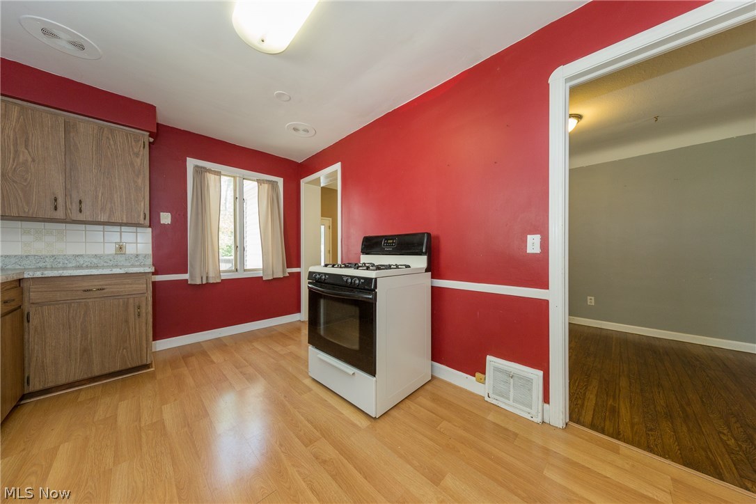 1519 Maywood Road South Euclid, OH 44121 - Photo 9 of 34