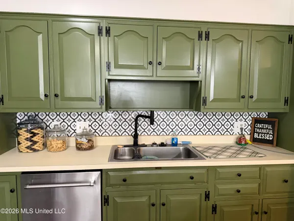 $500,000 | 2110 Carol Street, Greenville, MS 38703