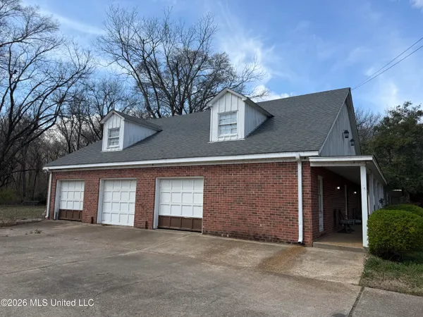 $500,000 | 2110 Carol Street, Greenville, MS 38703