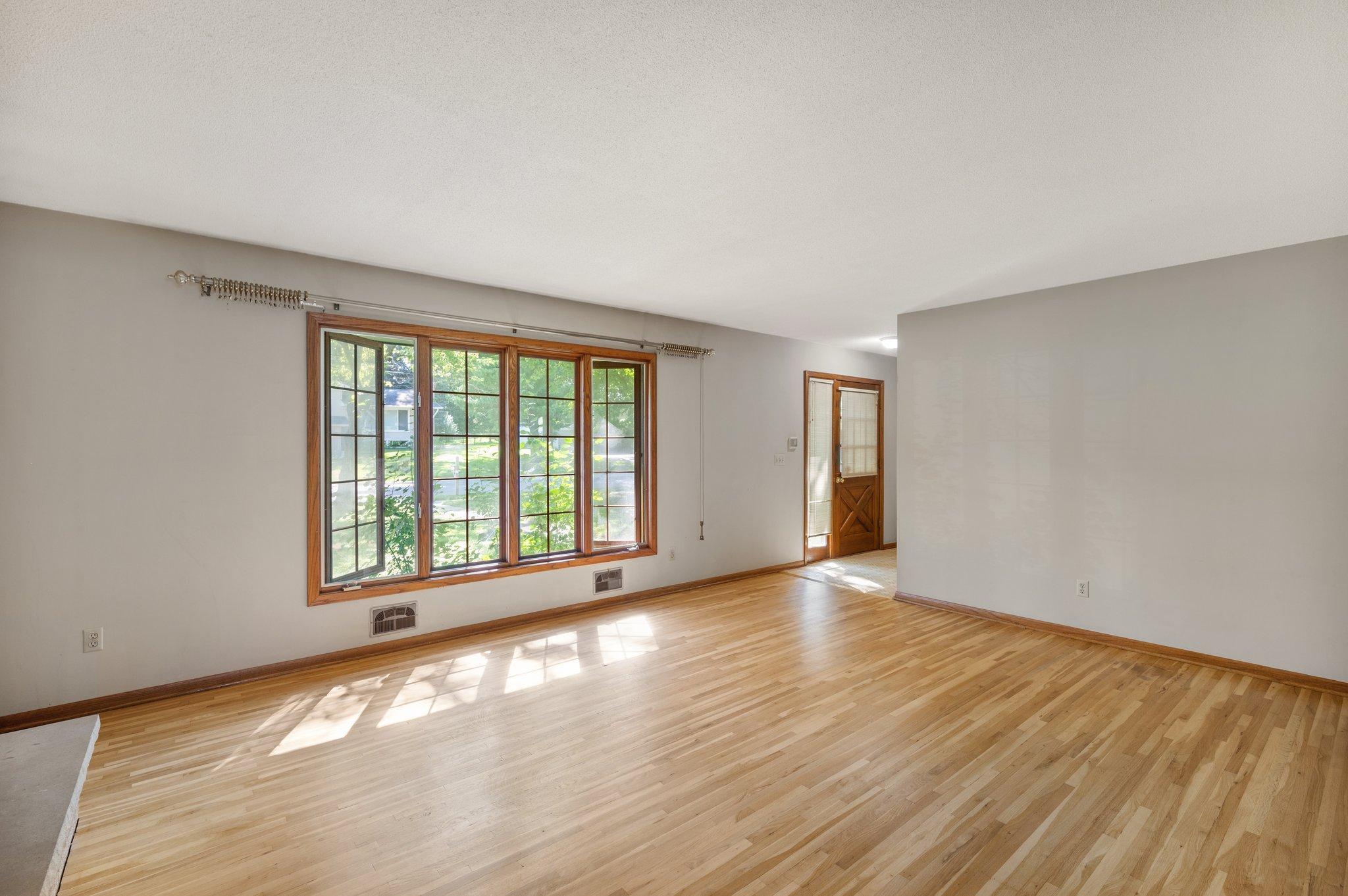 5716 Hansen Road Edina, MN 55436 - Photo 3 of 45