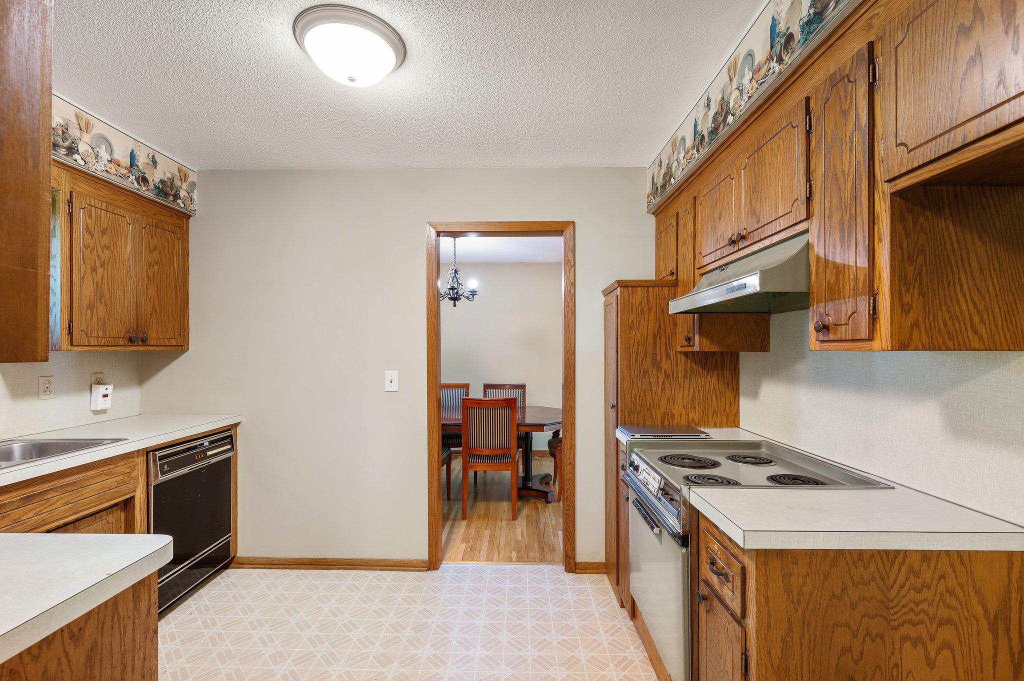 5716 Hansen Road Edina, MN 55436 - Photo 8 of 45