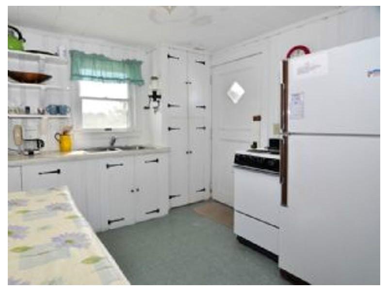 55 Franks Neck Road Narragansett, RI 02882 - Photo 8 of 15 Kitchen.