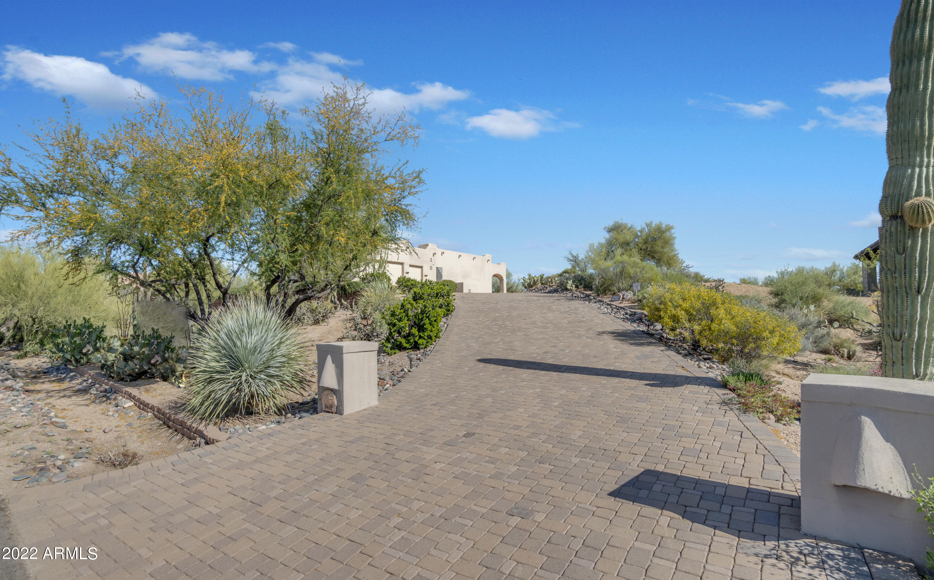 9409 Romping Road Carefree, AZ 85377 - Photo 4 of 60 IMG_9705-2