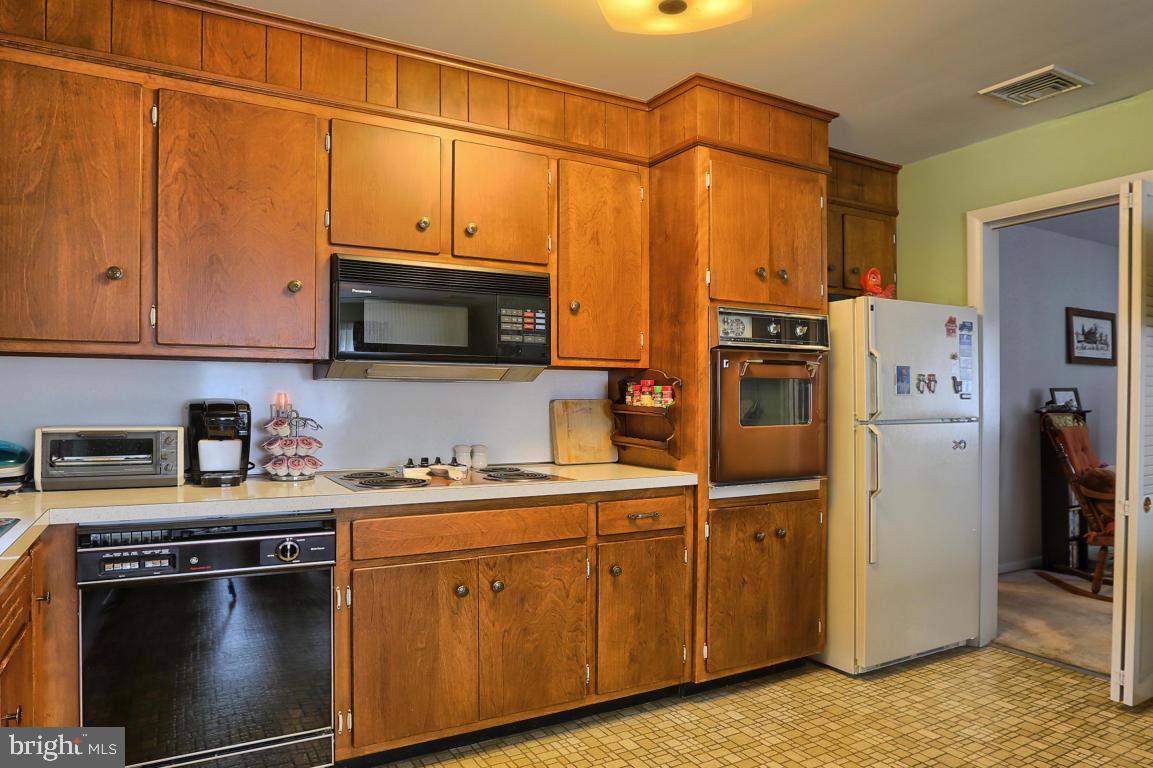 1663 Esbenshade Road Lancaster, PA 17601 - Photo 12 of 35 Gallery Image 12