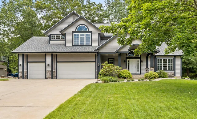 $625,000 | 18716 Sioux Drive, Spring Lake, MI 49456
