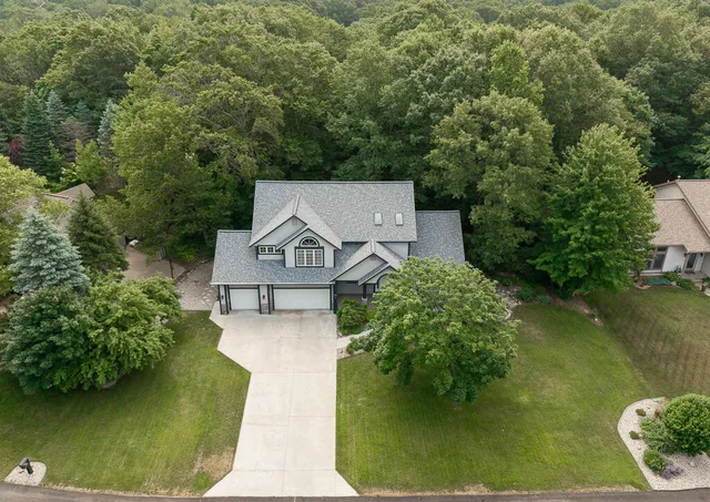 $625,000 | 18716 Sioux Drive, Spring Lake, MI 49456
