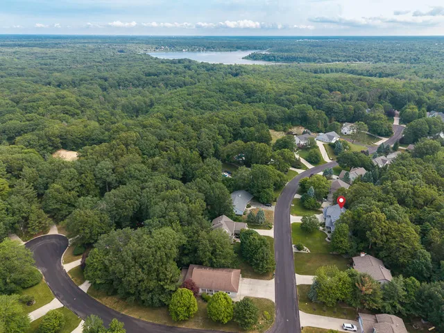 $625,000 | 18716 Sioux Drive, Spring Lake, MI 49456