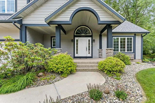 $625,000 | 18716 Sioux Drive, Spring Lake, MI 49456