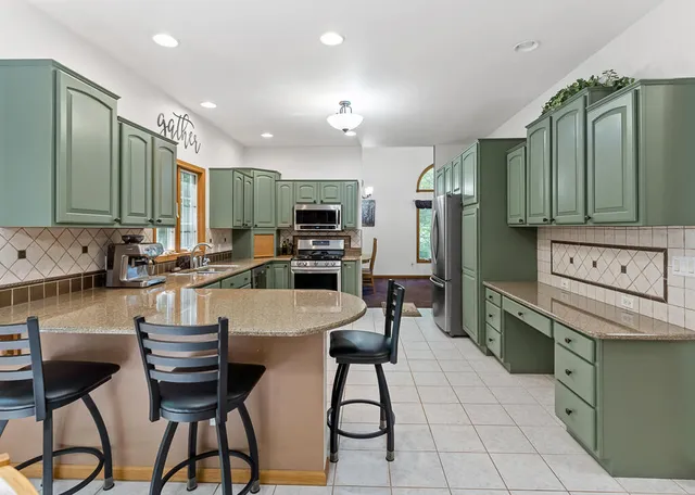 $625,000 | 18716 Sioux Drive, Spring Lake, MI 49456