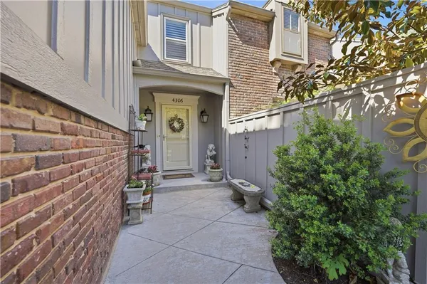 $425,000 | 4306 West 111th Terrace, Leawood, KS 66211
