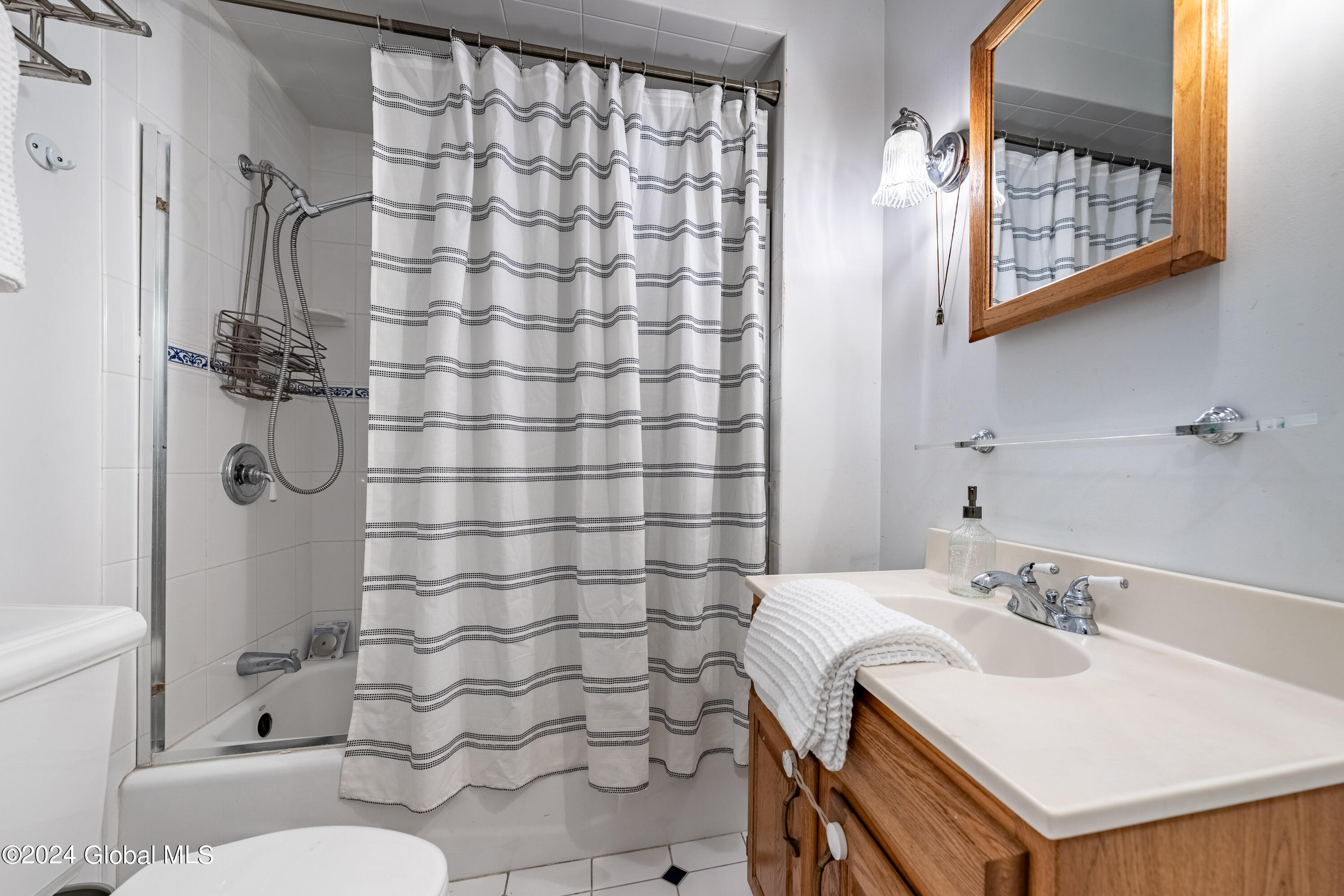 1065 Avon Road Schenectady, NY 12308 - Photo 31 of 52 DSC00826-HDR