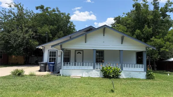 $1,990 | 1208 West Hall Street, McKinney, TX 75069