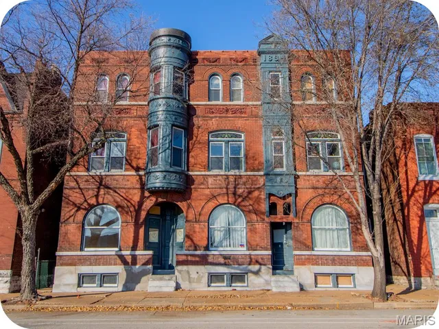 $575,000 | 2337 South 7th Street, St. Louis, MO 63104