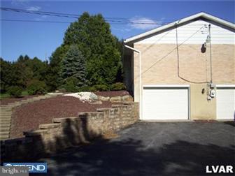 3827 Apple Road Northampton, PA 18067 - Photo 2 of 11 Gallery Image 2