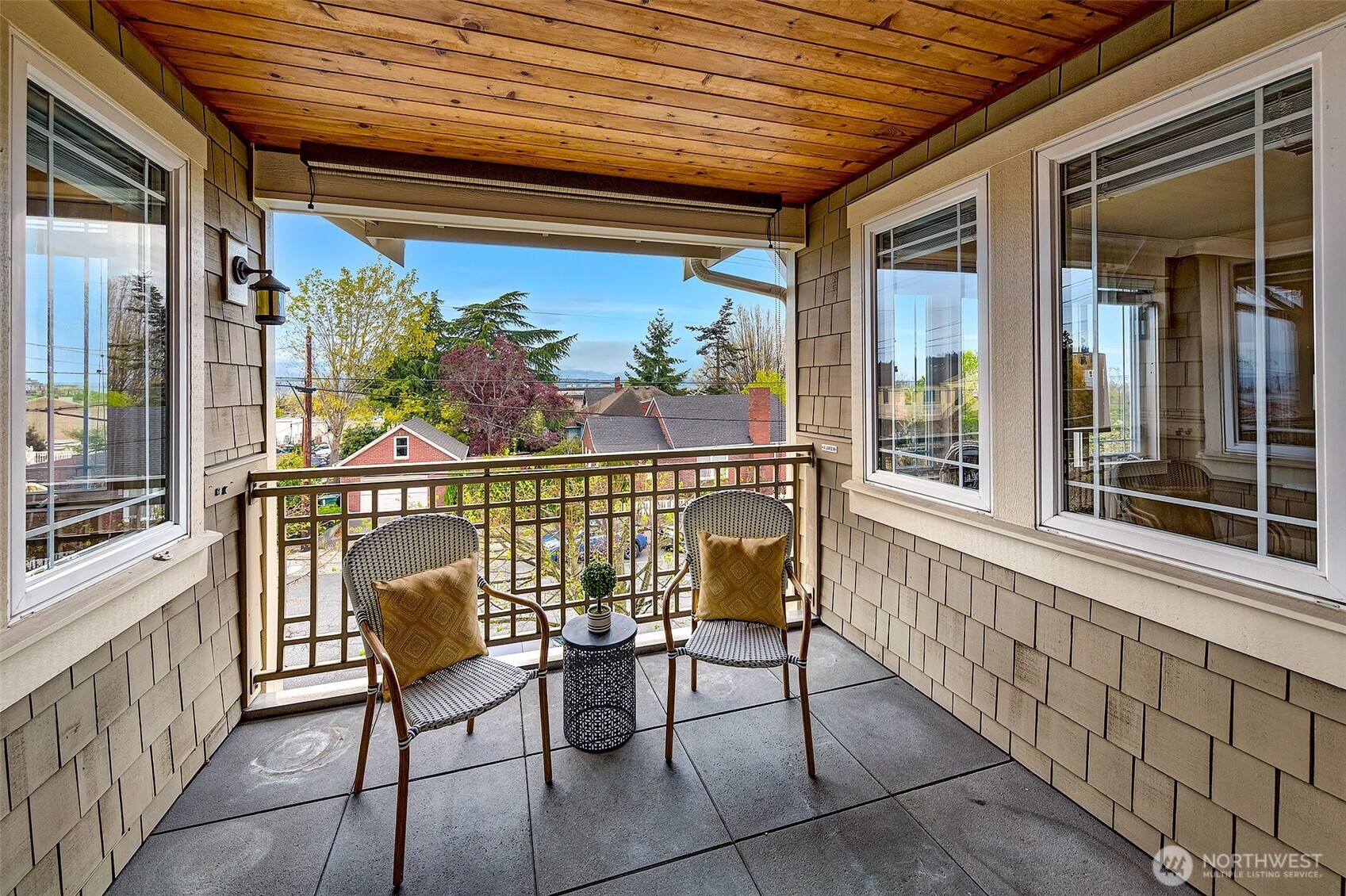 600 Bell Street, Unit 301 Edmonds, WA 98020 - Photo 12 of 33