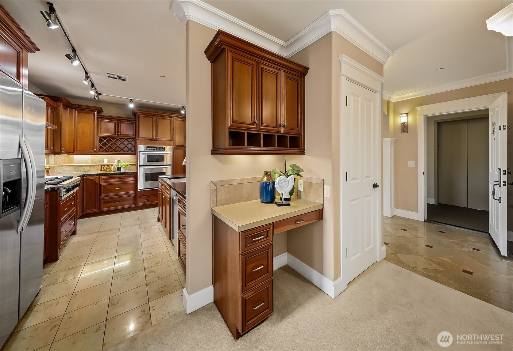 600 Bell Street, Unit 301 Edmonds, WA 98020 - Photo 17 of 33