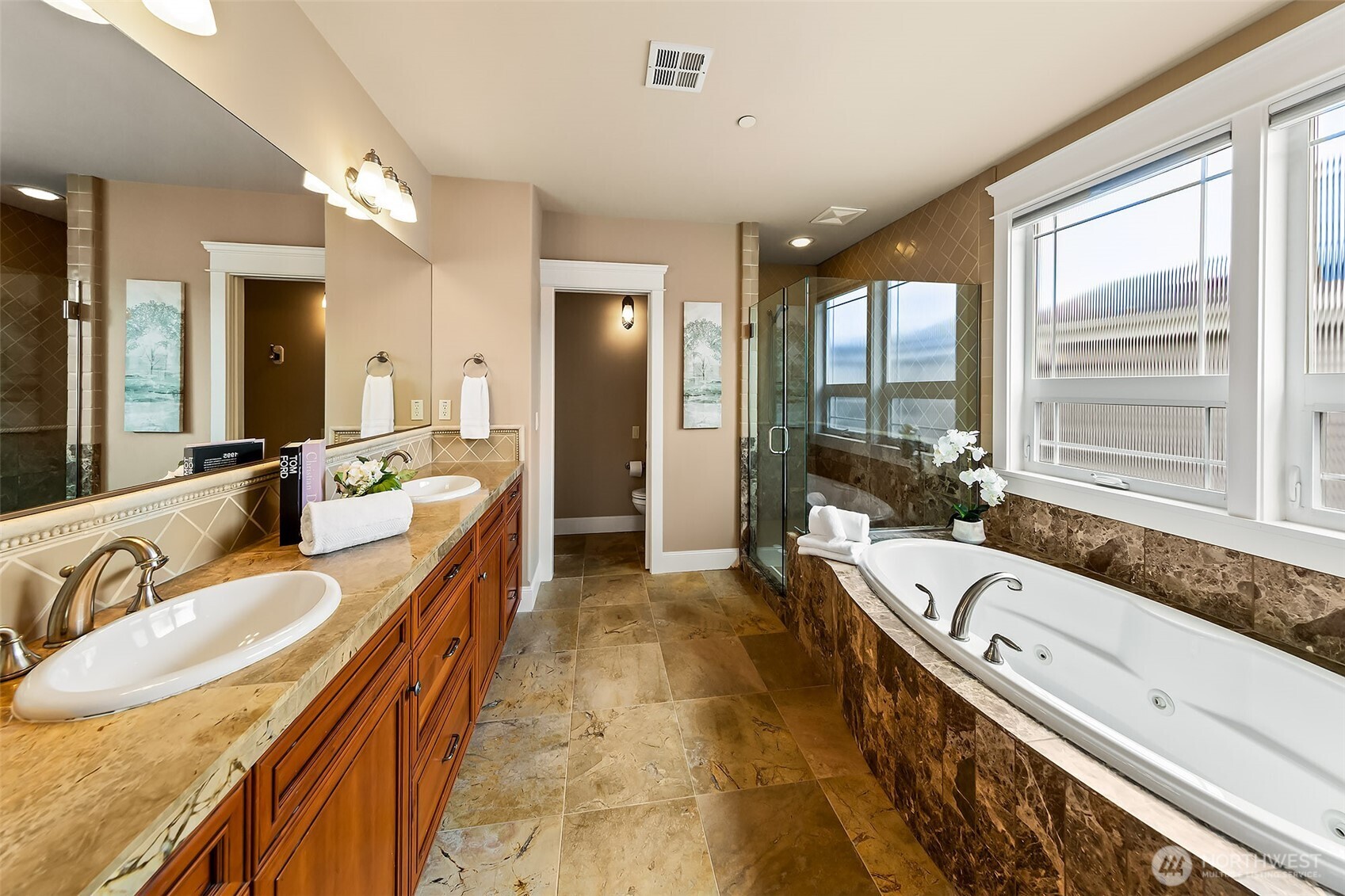 600 Bell Street, Unit 301 Edmonds, WA 98020 - Photo 19 of 33