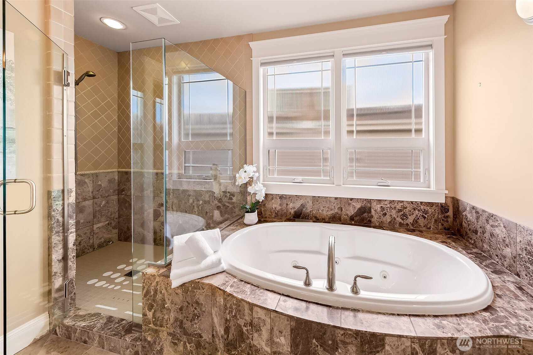 600 Bell Street, Unit 301 Edmonds, WA 98020 - Photo 20 of 33