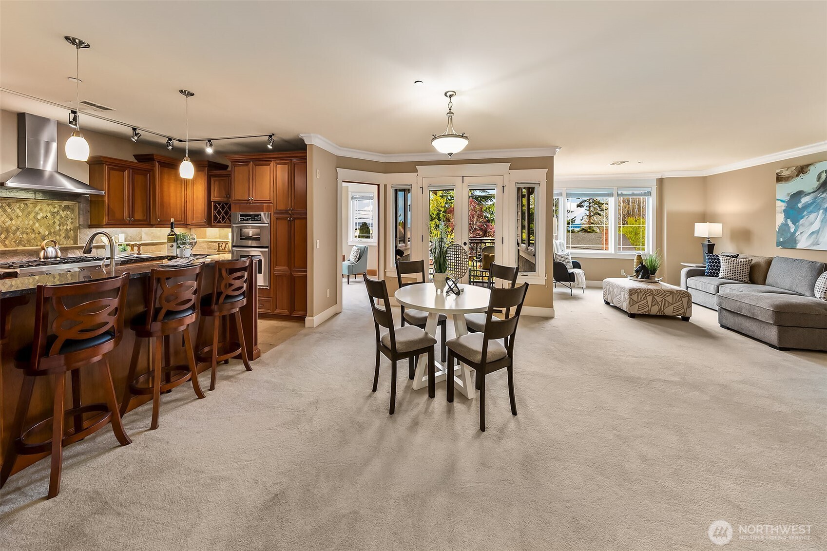 600 Bell Street, Unit 301 Edmonds, WA 98020 - Photo 7 of 33