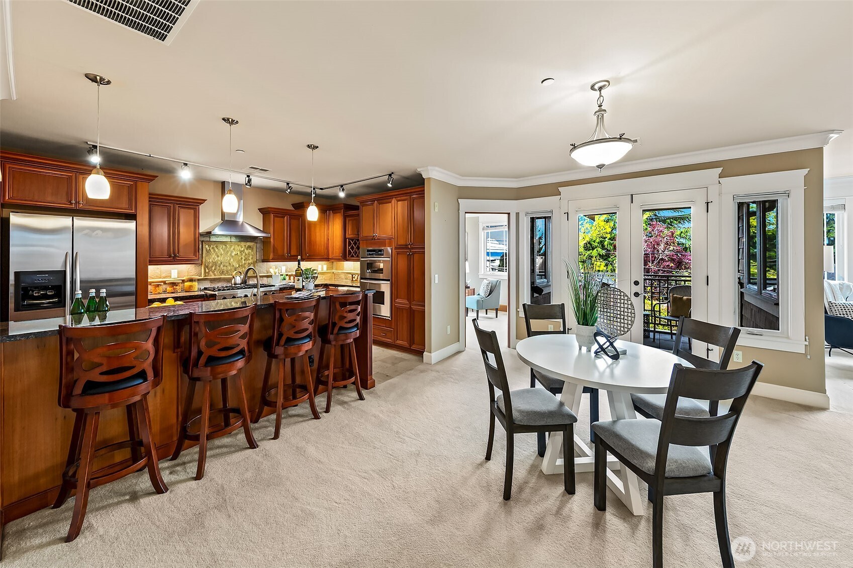 600 Bell Street, Unit 301 Edmonds, WA 98020 - Photo 8 of 33