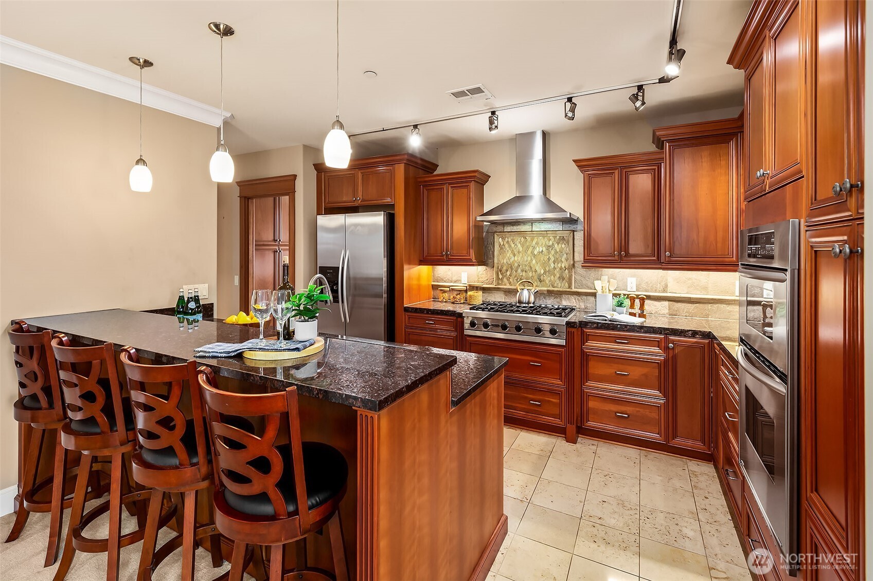 600 Bell Street, Unit 301 Edmonds, WA 98020 - Photo 10 of 33