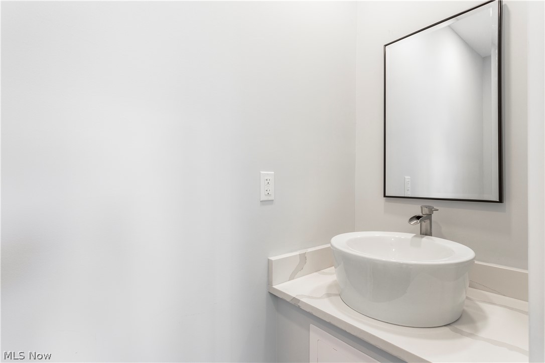 2271 South Overlook Road Cleveland, OH 44106 - Photo 22 of 33 Gallery Image 22