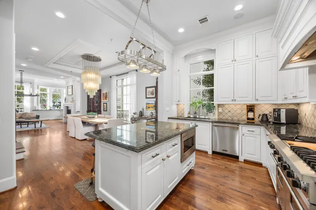 $1,550,000 | 1723 Sunset Boulevard, Houston, TX 77005