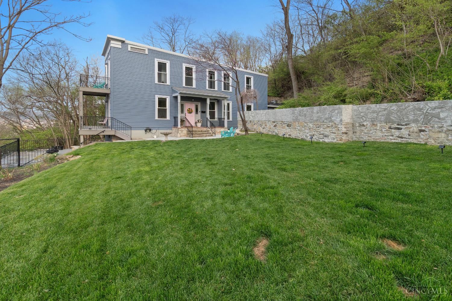 506 Boal Street Cincinnati, OH 45202 - Photo 5 of 69