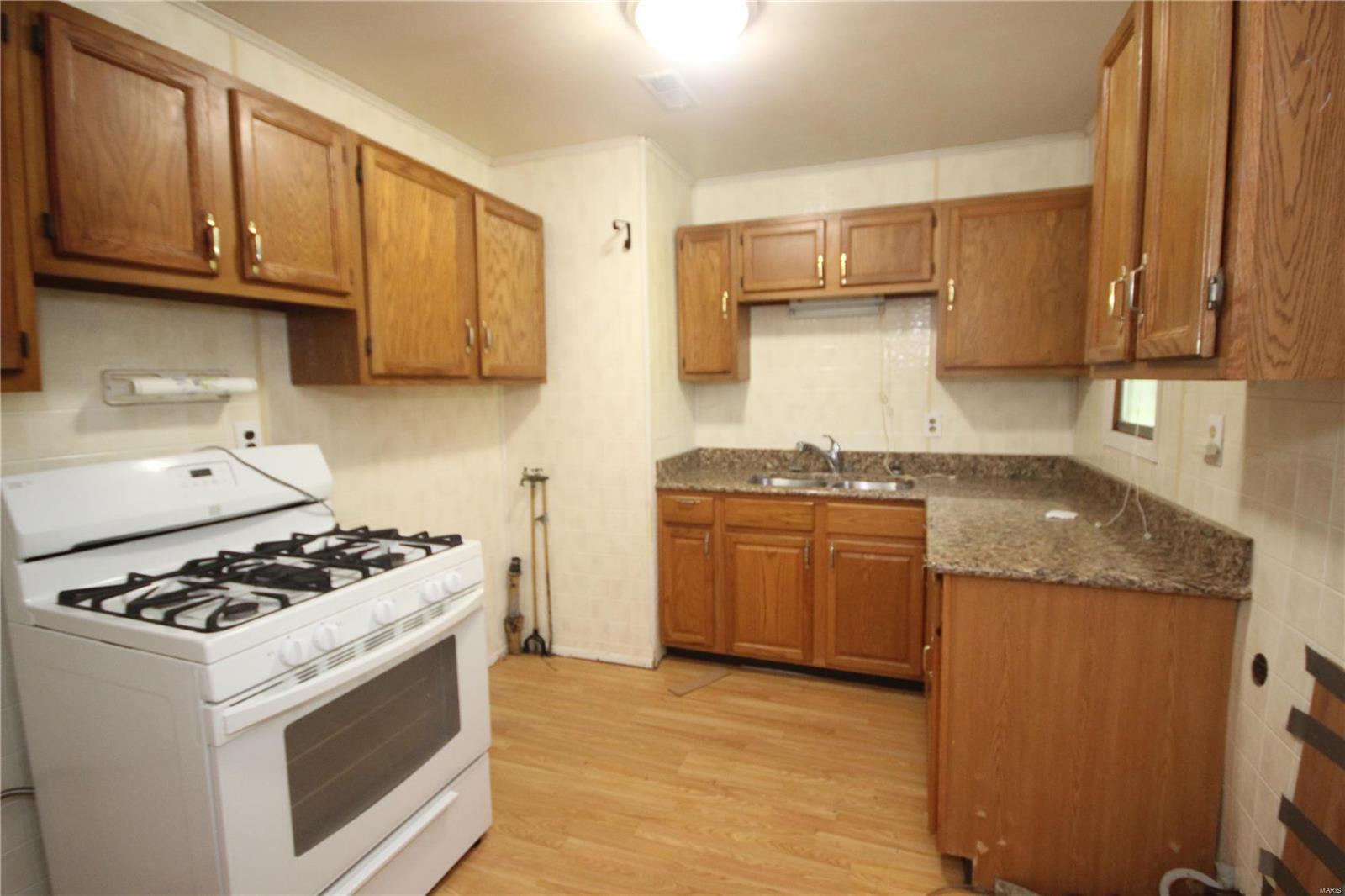401 Circle Road East St. Louis, IL 62203 - Photo 5 of 10 Gallery Image 5