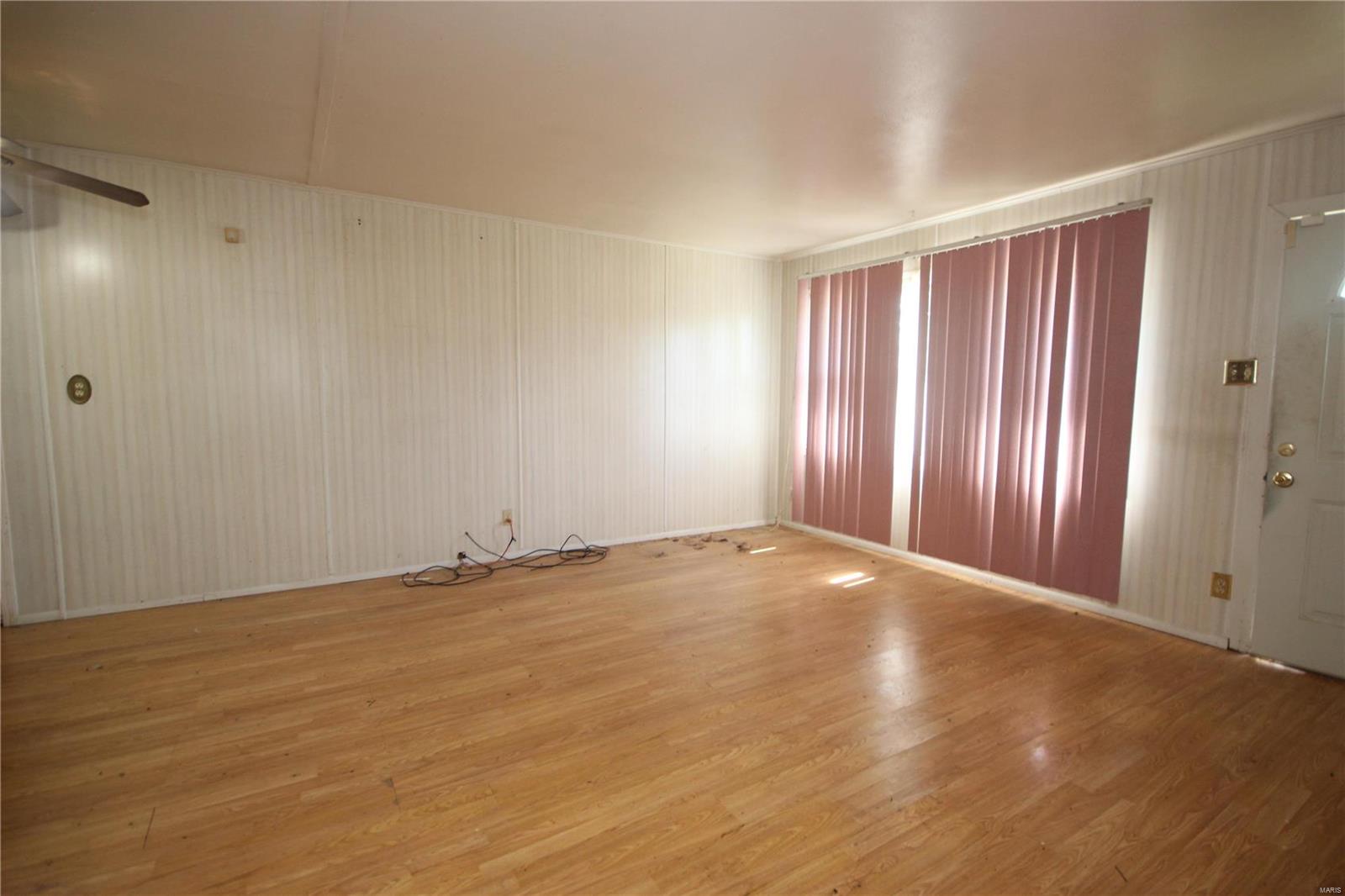 401 Circle Road East St. Louis, IL 62203 - Photo 7 of 10 Gallery Image 7