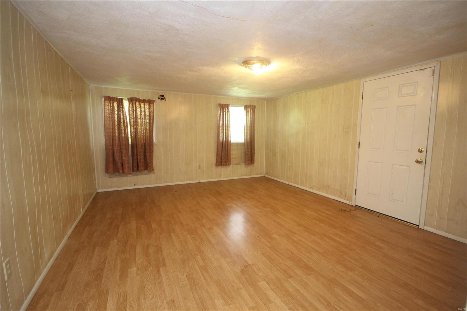 401 Circle Road East St. Louis, IL 62203 - Photo 8 of 10 Gallery Image 8