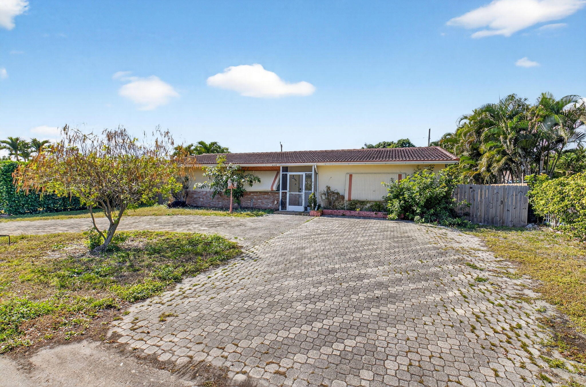 4347 Northwest 2nd Court Boca Raton, FL 33431 - Photo 9 of 69 2-web-or-mls-DSC_2475