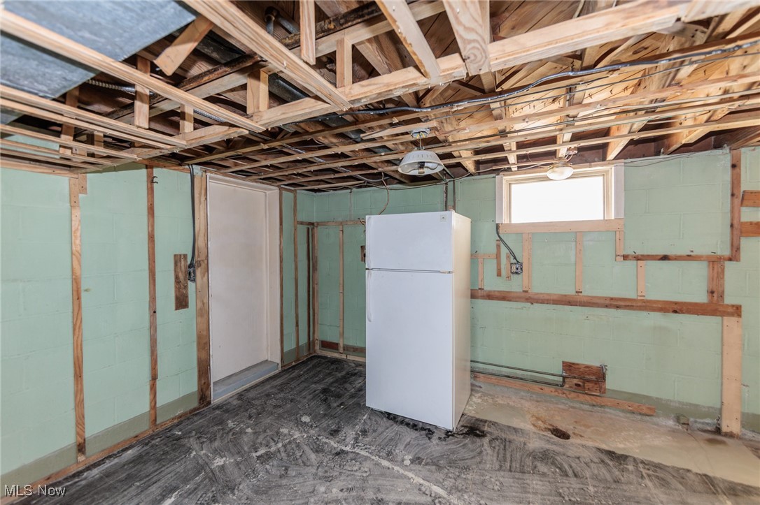 7045 Case Road North Ridgeville, OH 44039 - Photo 28 of 43 full kitchen & door to garage & workshop room