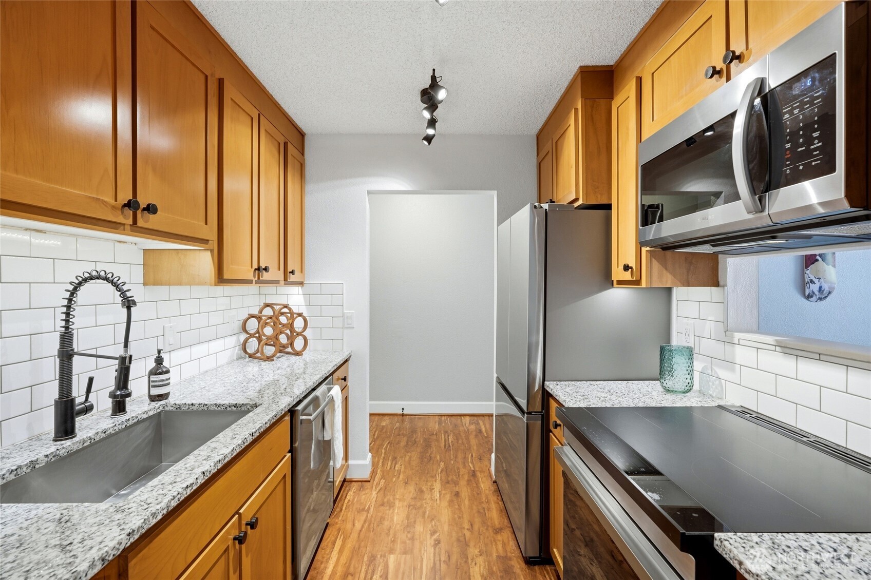 8025 234th Street Southwest, Unit 120 Edmonds, WA 98026 - Photo 7 of 31