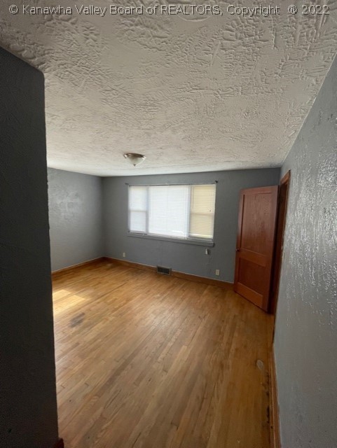 641 Robertson Street Elkview, WV 25071 - Photo 6 of 17 Gallery Image 6