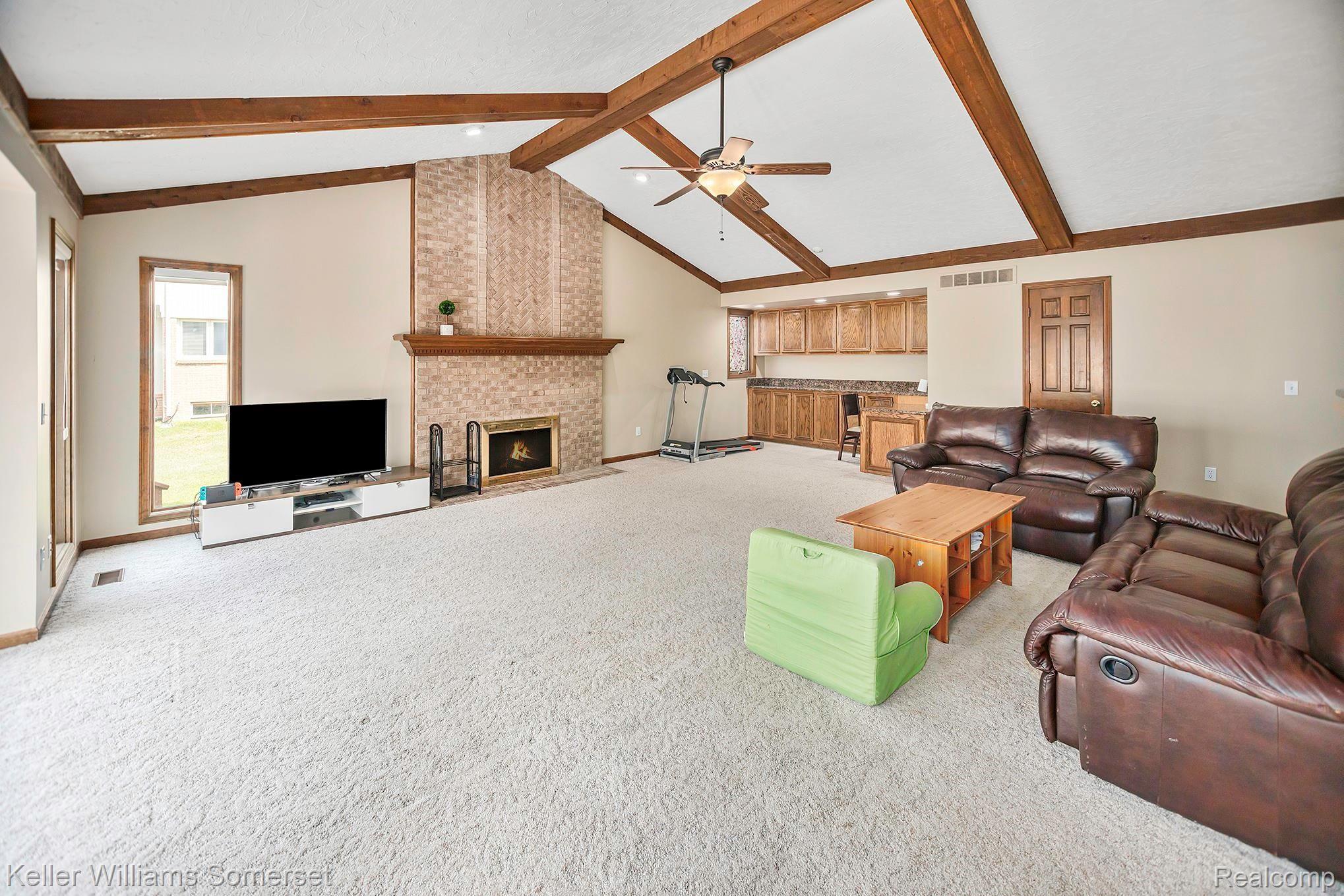 3180 Summit Ridge Drive Rochester, MI 48306 - Photo 15 of 35 Family room w/natural fire place