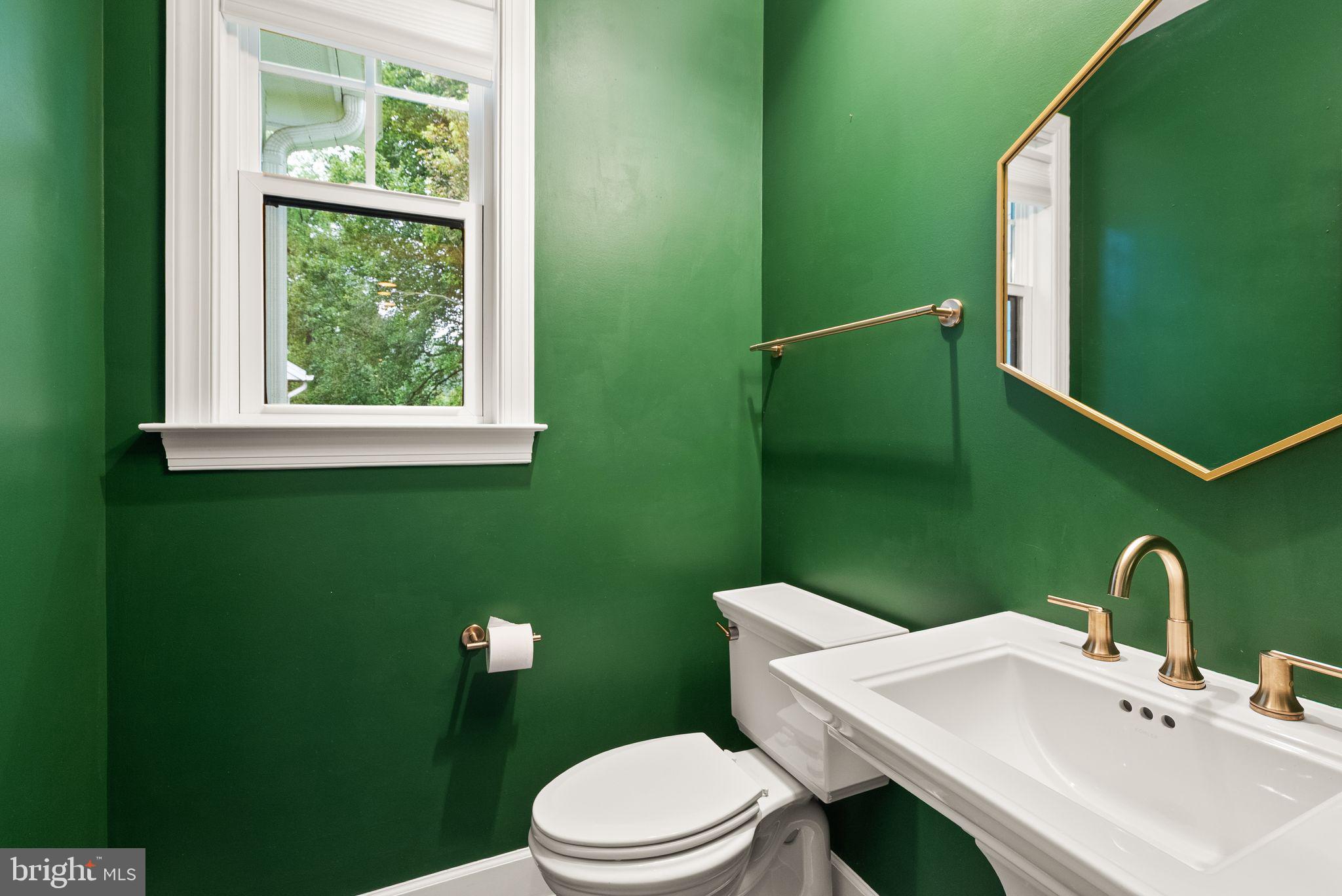 7101 27th Road North Arlington, VA 22213 - Photo 25 of 51 Powder room