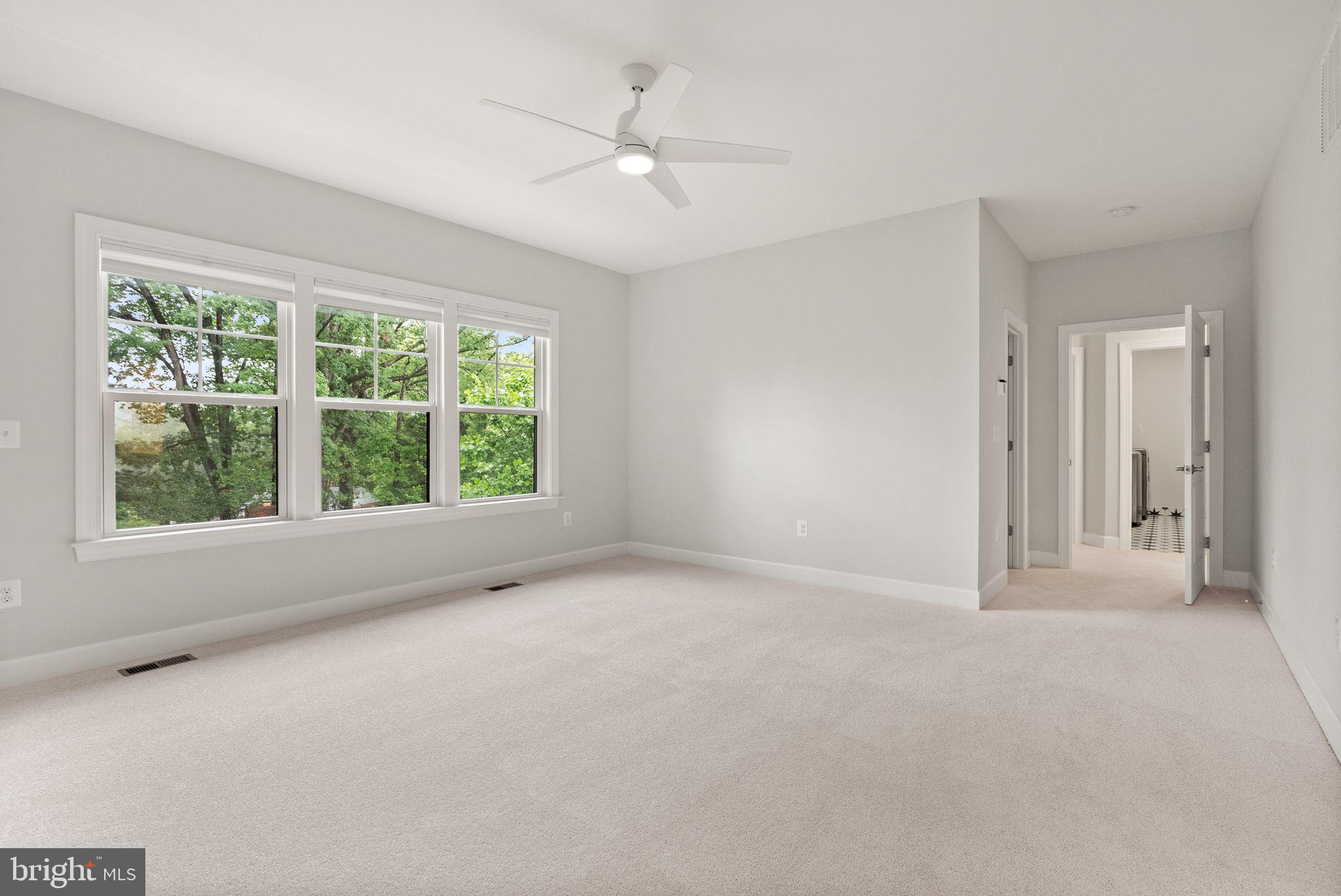 7101 27th Road North Arlington, VA 22213 - Photo 31 of 51 Primary suite with walk-in closet & en-suite bath