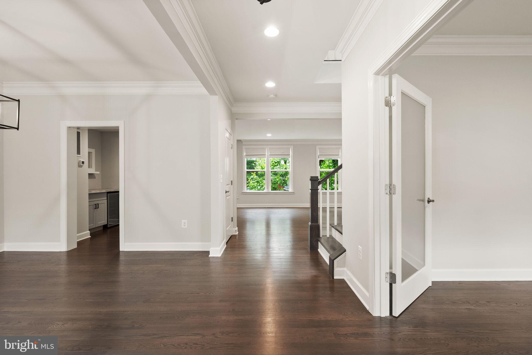 7101 27th Road North Arlington, VA 22213 - Photo 6 of 51 Welcome home!