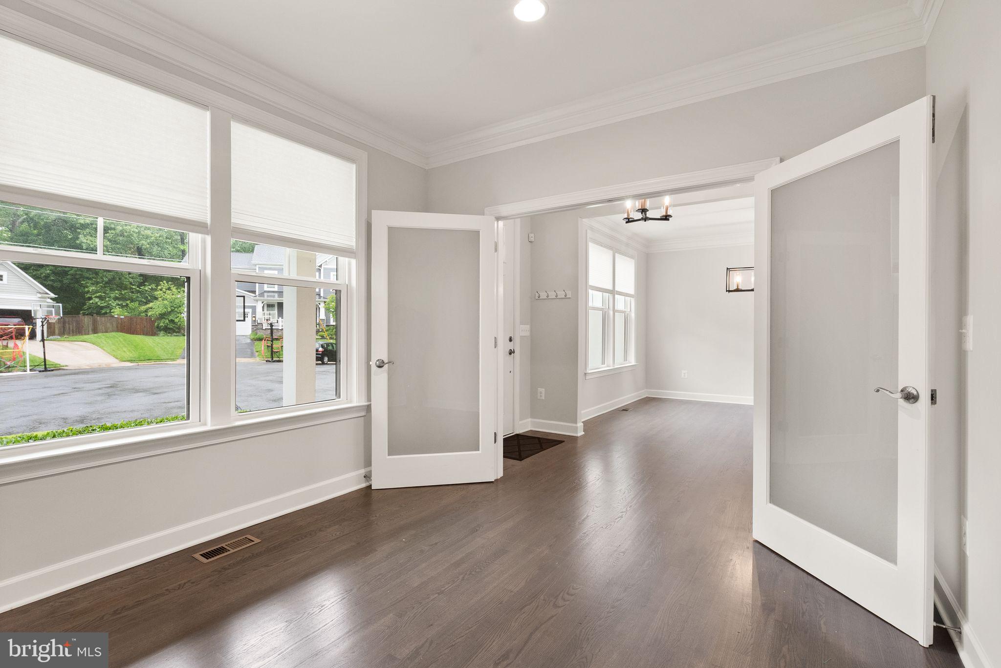 7101 27th Road North Arlington, VA 22213 - Photo 7 of 51 Office with french doors