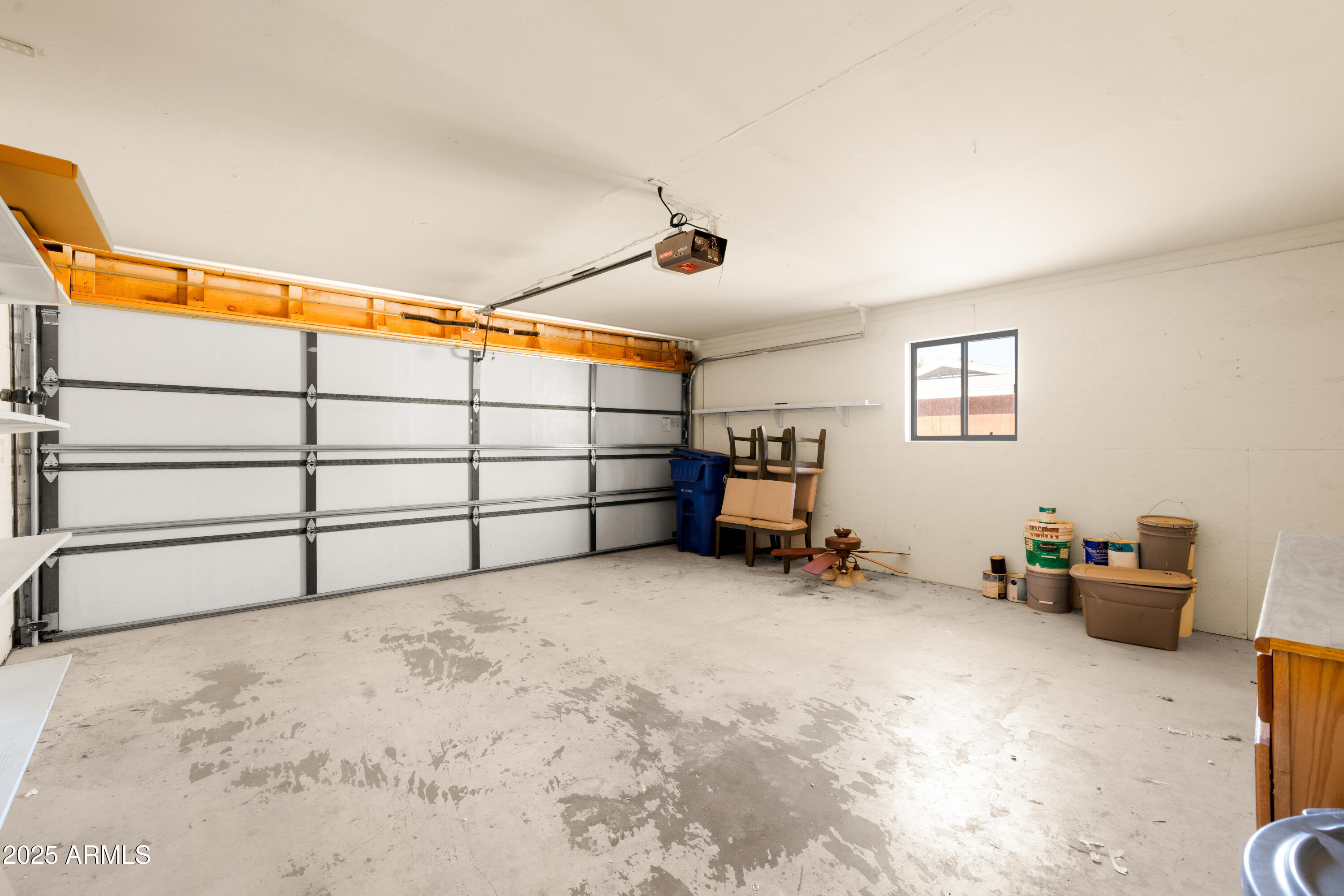 2715 South Rita Lane Tempe, AZ 85282 - Photo 12 of 30 a view of a garage