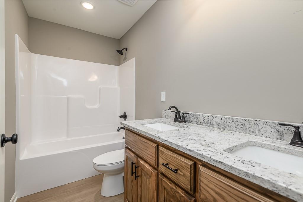 924 168th Street Basehor, KS 66007 - Photo 18 of 22